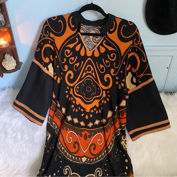 1970s Handmade Vintage Groovy Patterned Bell Sleeve Kaftan Dress - Picture 9 of 16